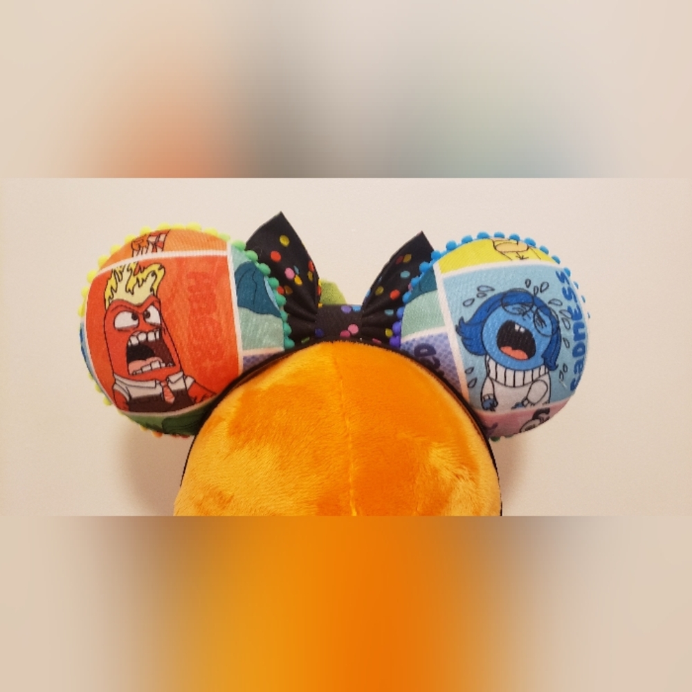 🆕️🟡Inside🔵Out🟢Mouse🟣Ears🔴 - Picture 2 of 6